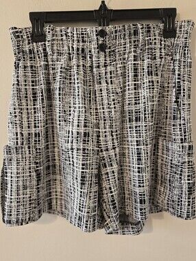 NWT Toboggan Canada White Label Carol Dressy Cargo Shorts Lg
